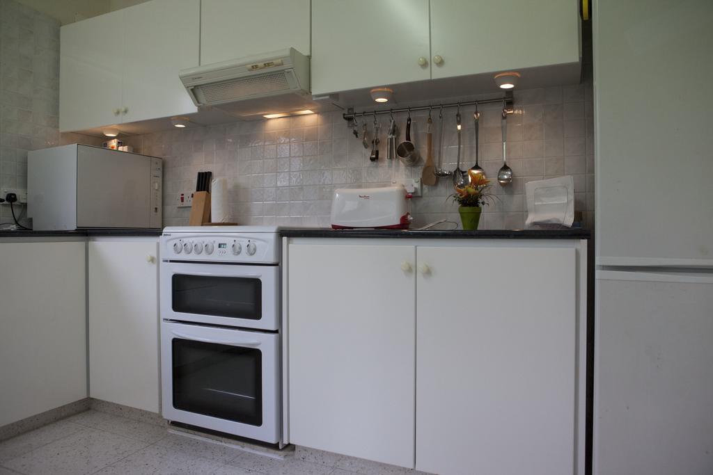 The Marilouize Apartment Peyia Habitación foto